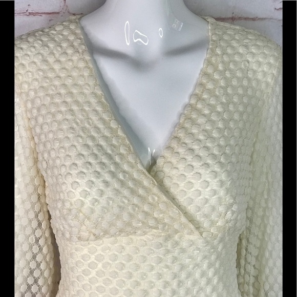 STYLE & CO. PETITE Medium faux wrap cream popcorn top Bell Sleeves NEW WITH TAGS - Picture 10 of 12